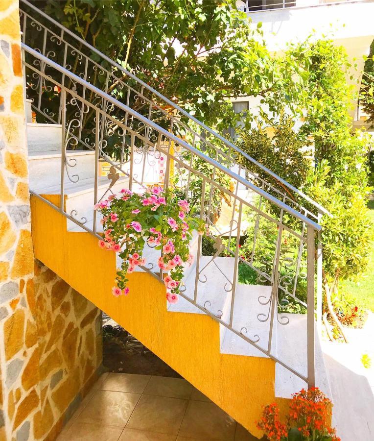 Vila Aliaj Luxury Apartment With 2 Rooms With Private Wonderful Terrace Durrës 외부 사진