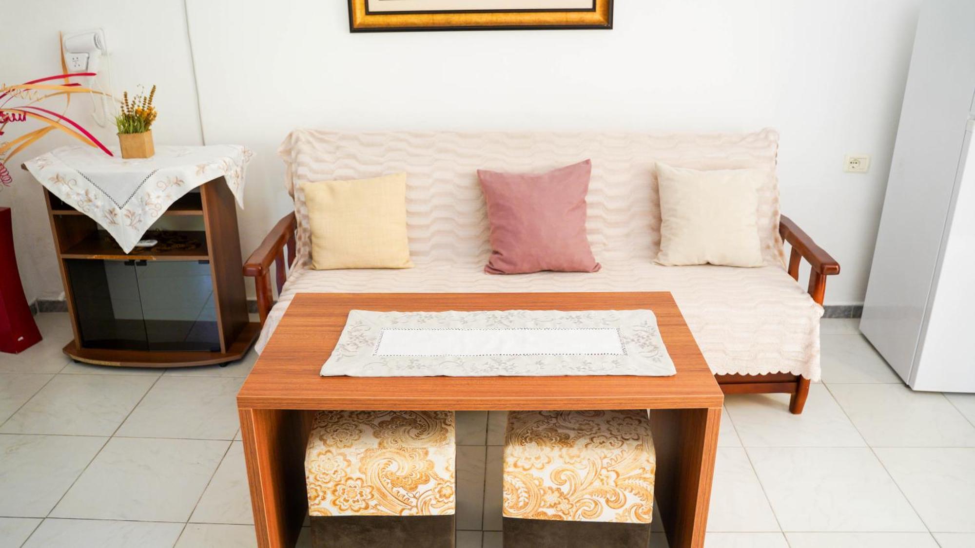 Vila Aliaj Luxury Apartment With 2 Rooms With Private Wonderful Terrace Durrës 외부 사진